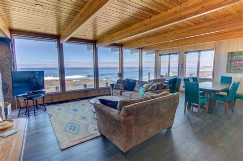 This home has. . Airbnb yachats